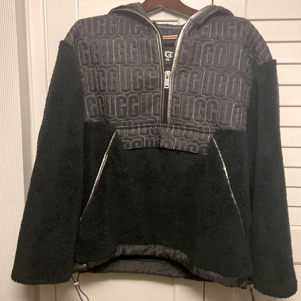 NWT UGG Logo Iggy Sherpa Zip Pullover Size Lrg - Picture 6 of 10